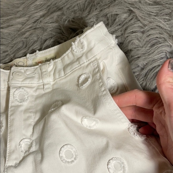 New Chino Anthropologie Embroidered shorts - Picture 4 of 7